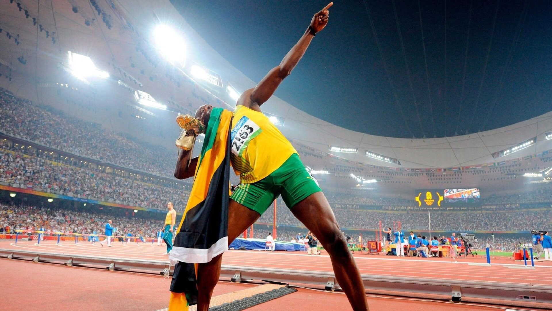 线上线下相结合的青少年篮球赛不断创新，打造全民运动新生态，线上和线下比赛